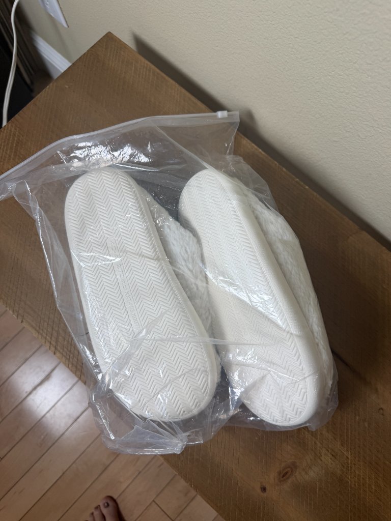 Nordic Peace Slippers Super Soft Size 40-41 Men's 7.5 Women's 9.5-10 New — image 2 of 8